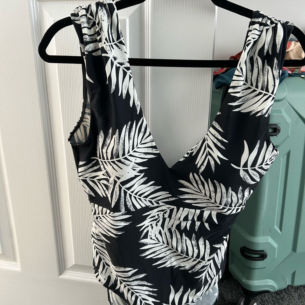 Summersalt Black and White Leaf Print One Piece Swimsuit